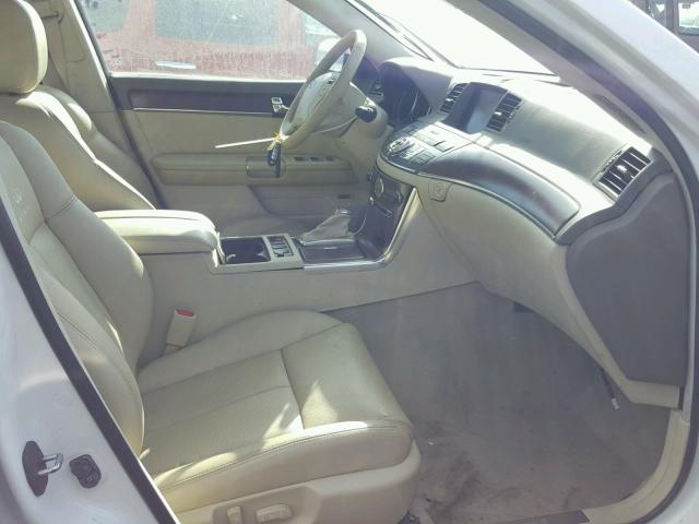 JN1CY0AR5AM960785 - 2010 INFINITI M35 BASE WHITE photo 5