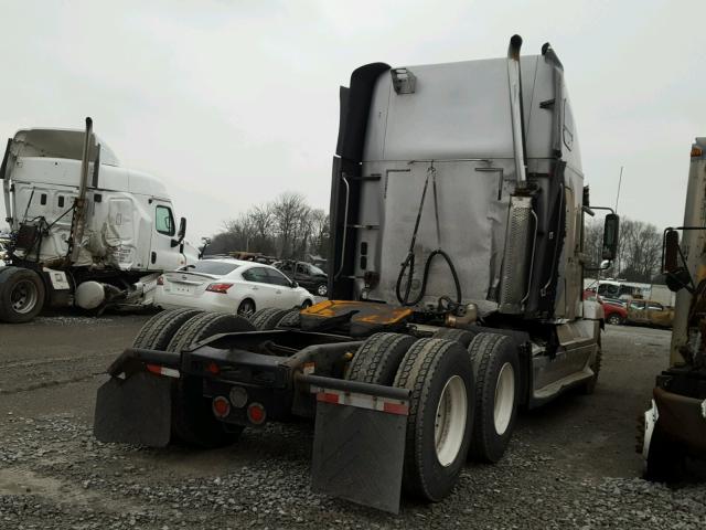 1FUJBBCK06LW51636 - 2006 FREIGHTLINER CONVENTION SILVER photo 4