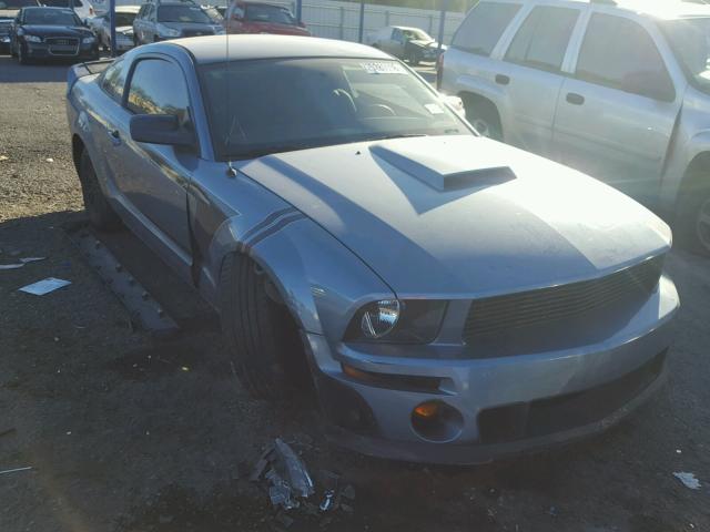 1ZVFT80N355137226 - 2005 FORD MUSTANG BLUE photo 1