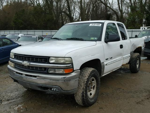 1GTHK29U94E138420 - 2004 GMC SIERRA K25 WHITE photo 2