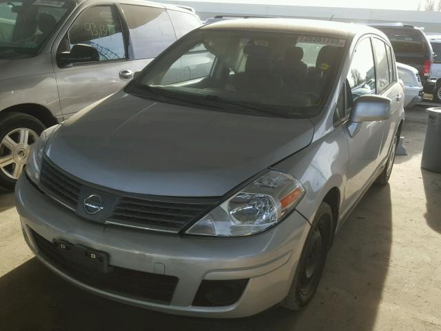 3N1BC13E19L435920 - 2009 NISSAN VERSA S SILVER photo 2