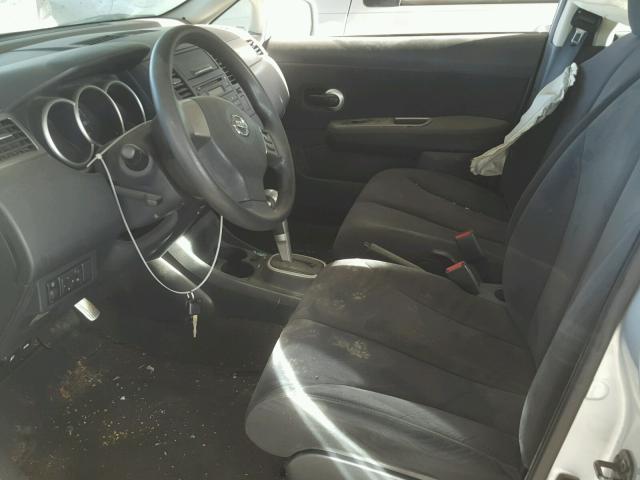 3N1BC13E19L435920 - 2009 NISSAN VERSA S SILVER photo 5