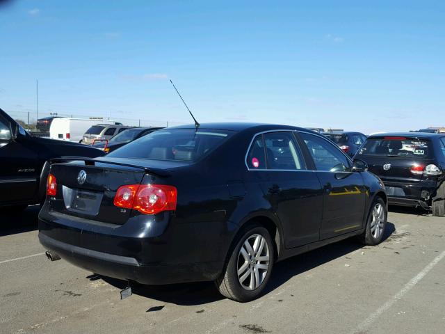 3VWEG71K27M141148 - 2007 VOLKSWAGEN JETTA WOLF BLACK photo 4