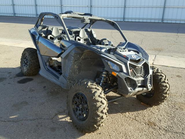 3JBVDAW21HK002498 - 2017 CAN-AM MAVERICK X TWO TONE photo 1