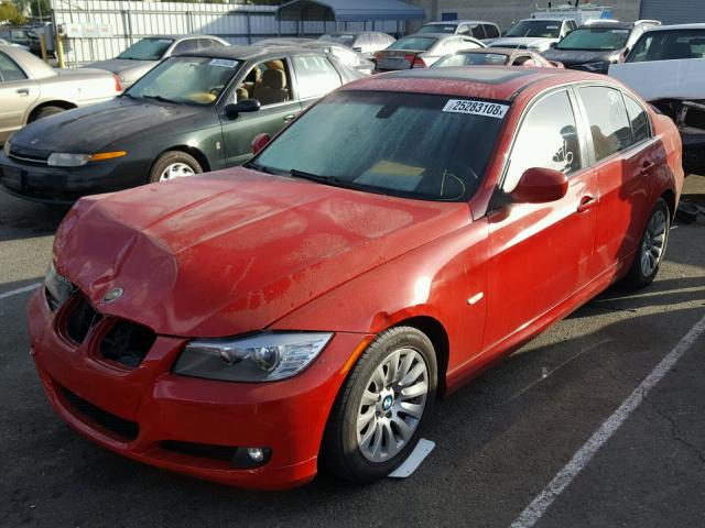 WBAPH57509NL76779 - 2009 BMW 328 I SULE RED photo 2