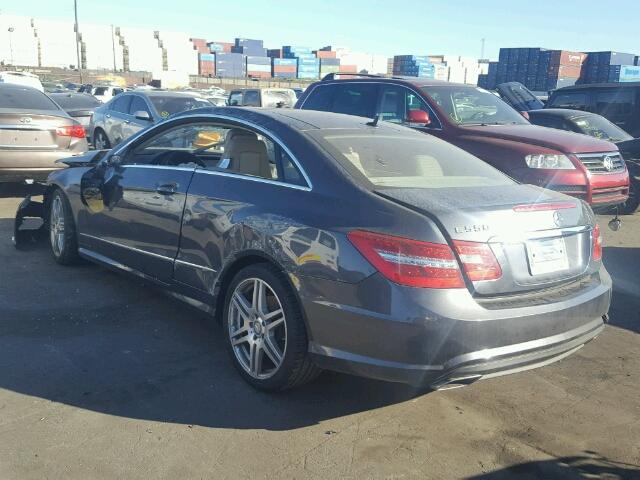 WDDKJ7CB4AF032370 - 2010 MERCEDES-BENZ E 550 GRAY photo 3