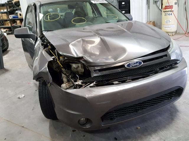 1FAHP3GN4BW136400 - 2011 FORD FOCUS SES GRAY photo 9