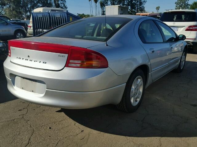 2B3HD46R82H175200 - 2002 DODGE INTREPID S 银色 照片 4
