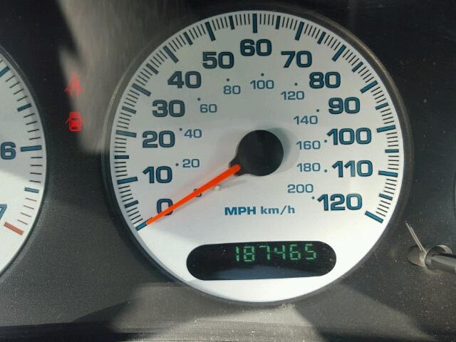 2B3HD46R82H175200 - 2002 DODGE INTREPID S 银色 照片 8