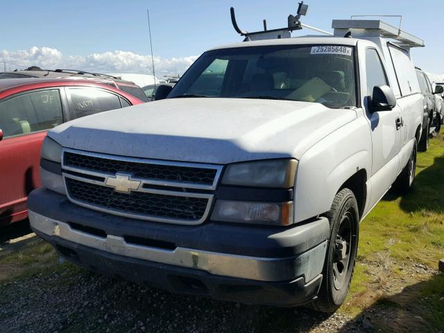 1GCEC14X67Z147746 - 2007 CHEVROLET SILVERADO WHITE photo 2