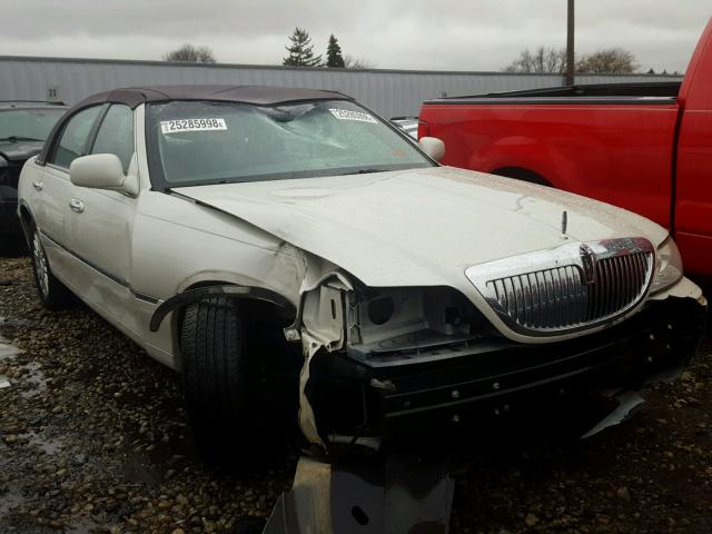 1LNHM83W24Y601824 - 2004 LINCOLN TOWN CAR U WHITE photo 1