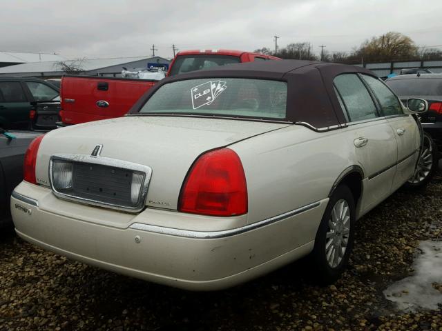 1LNHM83W24Y601824 - 2004 LINCOLN TOWN CAR U WHITE photo 4