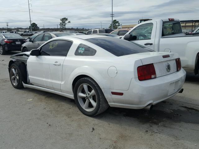 1ZVHT82H185114189 - 2008 FORD MUSTANG GT WHITE photo 3