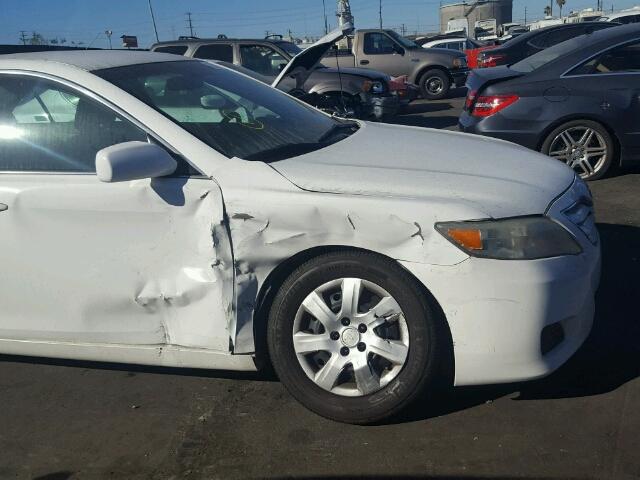 4T1BF3EK3AU525773 - 2010 TOYOTA CAMRY BASE WHITE photo 9