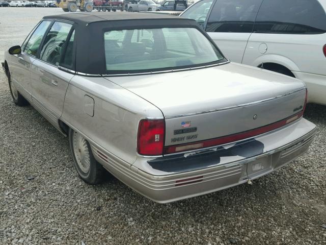 1G3CX52K7T4307697 - 1996 OLDSMOBILE 98 REGENCY SILVER photo 3