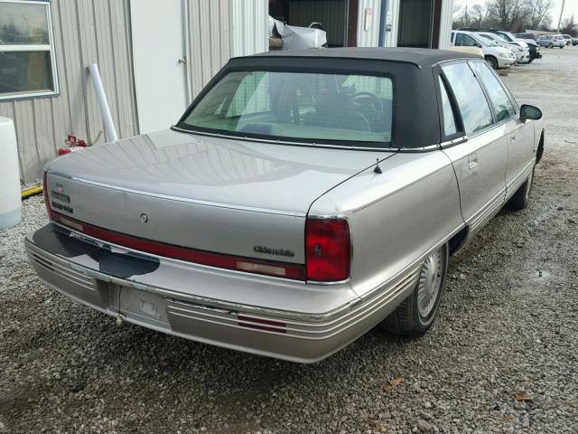 1G3CX52K7T4307697 - 1996 OLDSMOBILE 98 REGENCY SILVER photo 4