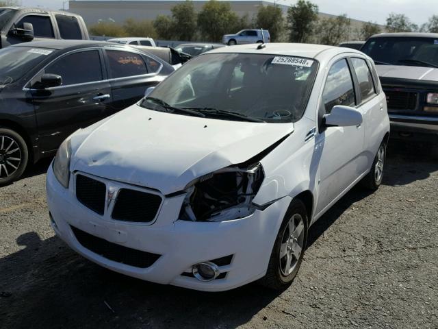 KL2TD66E99B632751 - 2009 PONTIAC G3 WHITE photo 2