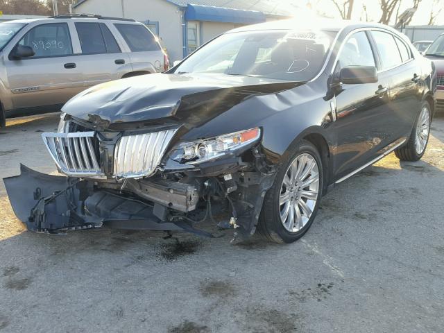 1LNHL9FT0AG609657 - 2010 LINCOLN MKS BLACK photo 2