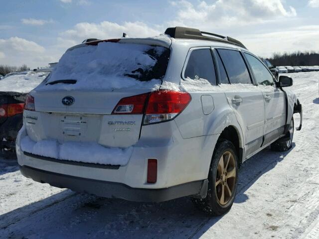 4S4BRBKC9D3318829 - 2013 SUBARU OUTBACK 2. WHITE photo 4