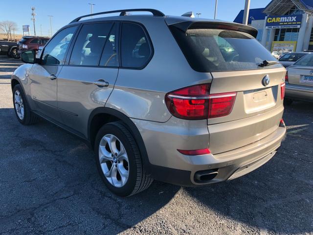 5UXZV8C58BL418272 - 2011 BMW X5 XDRIVE5 TAN photo 3