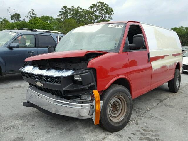 1GCGG29C781105224 - 2008 CHEVROLET EXPRESS G2 RED photo 2