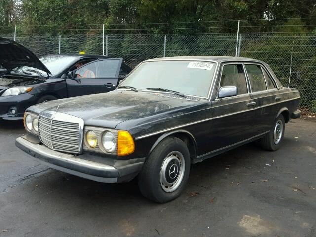 WDBAB30A0BB225629 - 1981 MERCEDES-BENZ 300 D BLACK photo 2