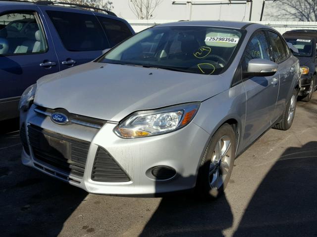 1FADP3F28EL382667 - 2014 FORD FOCUS SE SILVER photo 2