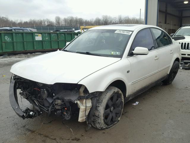 WVWRH63BX1P087253 - 2001 VOLKSWAGEN PASSAT GLX WHITE photo 2