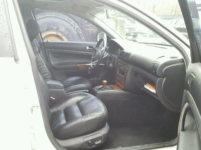 WVWRH63BX1P087253 - 2001 VOLKSWAGEN PASSAT GLX 白色 照片 5