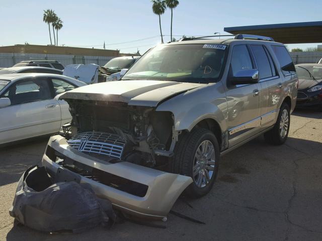 5LMFU27578LJ02054 - 2008 LINCOLN NAVIGATOR GOLD photo 2