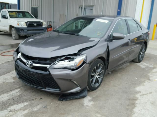 4T1BF1FK3GU506572 - 2016 TOYOTA CAMRY LE GRAY photo 2