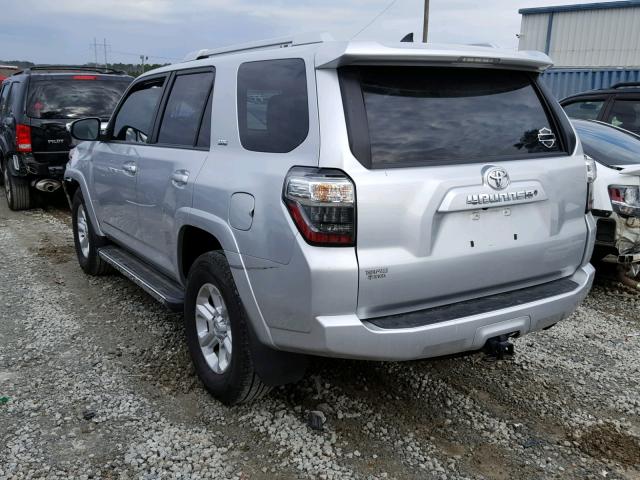 JTEZU5JR0F5102976 - 2015 TOYOTA 4RUNNER SR SILVER photo 3