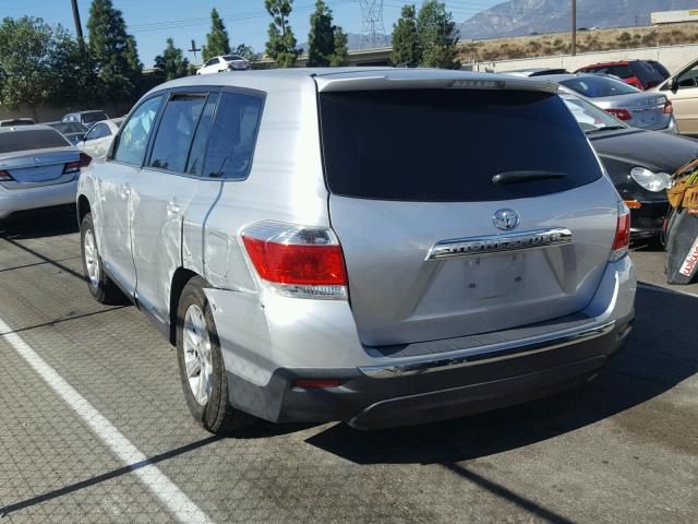 5TDZA3EH5BS012570 - 2011 TOYOTA HIGHLANDER SILVER photo 3