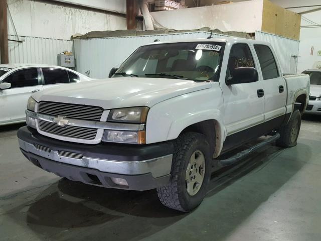 2GCEK13T151262424 - 2005 CHEVROLET SILVERADO WHITE photo 2