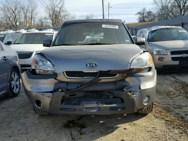 KNDJT2A26A7176857 - 2010 KIA SOUL + GRAY photo 9