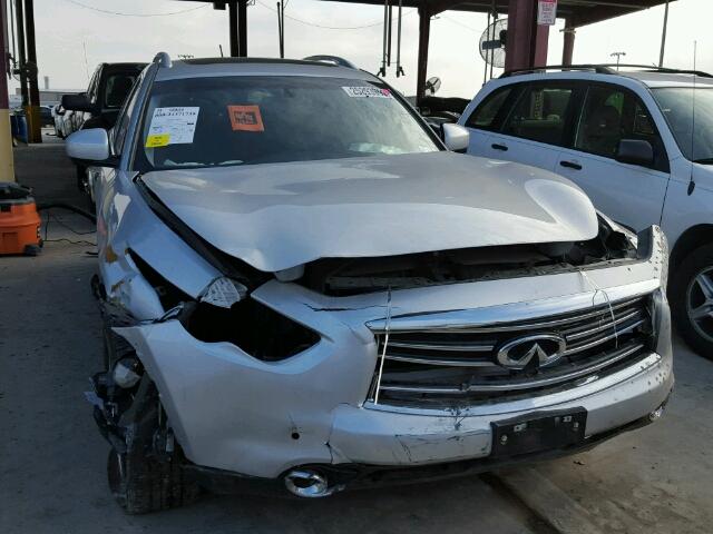 JN8CS1MU6FM382096 - 2015 INFINITI QX70 SILVER photo 9