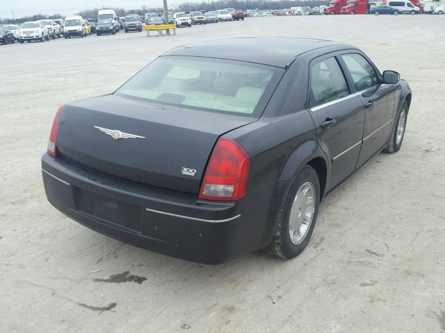 2C3KA53G16H192971 - 2006 CHRYSLER 300 TOURIN BLACK photo 4