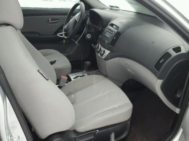 KMHDU46D39U810599 - 2009 HYUNDAI ELANTRA GL SILVER photo 5