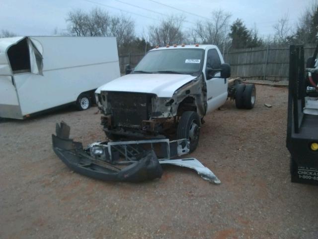 1FDXF46P33ED85775 - 2003 FORD F450 SUPER WHITE photo 2