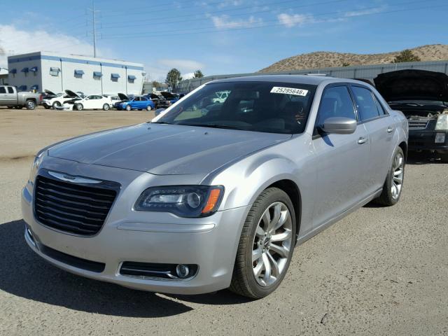 2C3CCABG4EH331000 - 2014 CHRYSLER 300 S SILVER photo 2