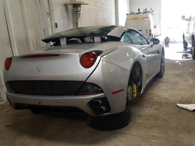 ZFF65LJA3A0173552 - 2010 FERRARI CALIFORNIA SILVER photo 4