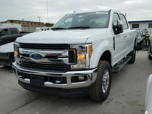 1FT7W2B6XHED50633 - 2017 FORD F250 SUPER WHITE photo 2