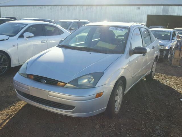 1FAFP34394W138155 - 2004 FORD FOCUS SE C SILVER photo 2