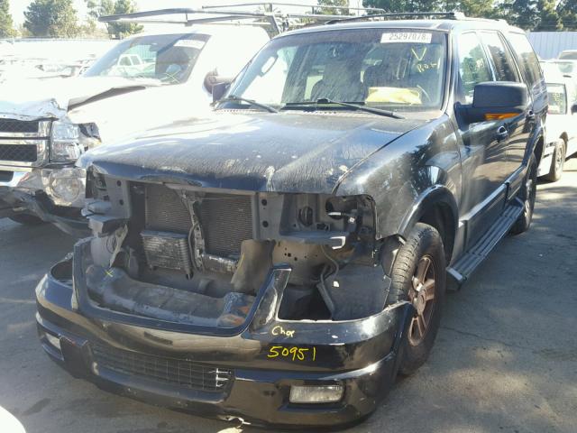 1FMFU18L94LB70909 - 2004 FORD EXPEDITION BLACK photo 2