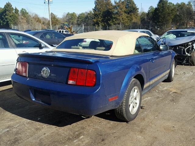 1ZVFT84N275262537 - 2007 FORD MUSTANG BLUE photo 4