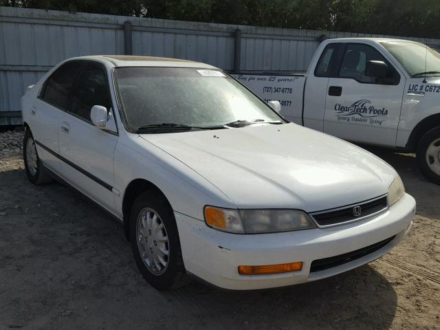 1HGCD5650TA069904 - 1996 HONDA ACCORD EX WHITE photo 1