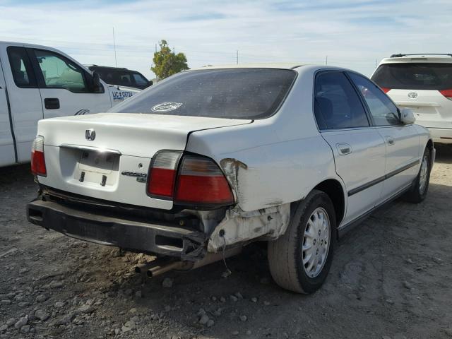 1HGCD5650TA069904 - 1996 HONDA ACCORD EX WHITE photo 4