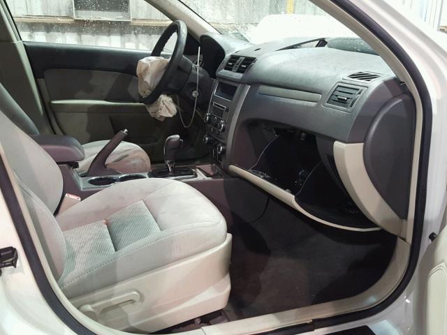 3FAHP0GA2AR308050 - 2010 FORD FUSION S WHITE photo 5