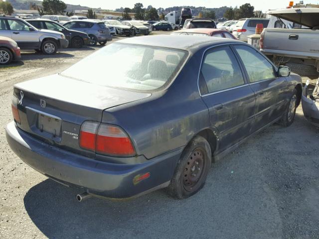 1HGCD5633VA083684 - 1997 HONDA ACCORD LX CHARCOAL photo 4