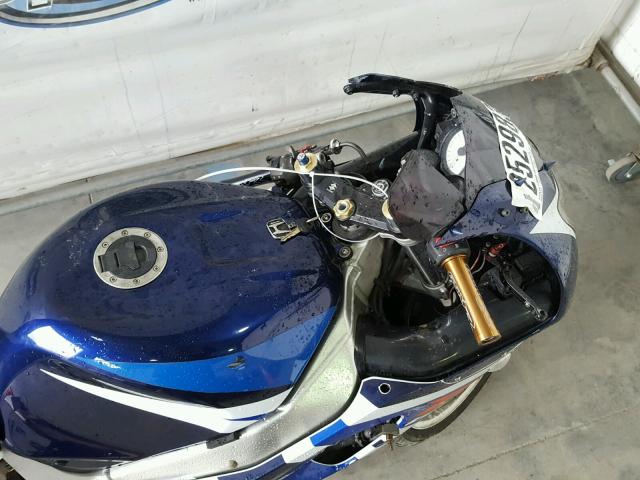 JS1GN7BA732108441 - 2003 SUZUKI GSX-R600 BLUE photo 5